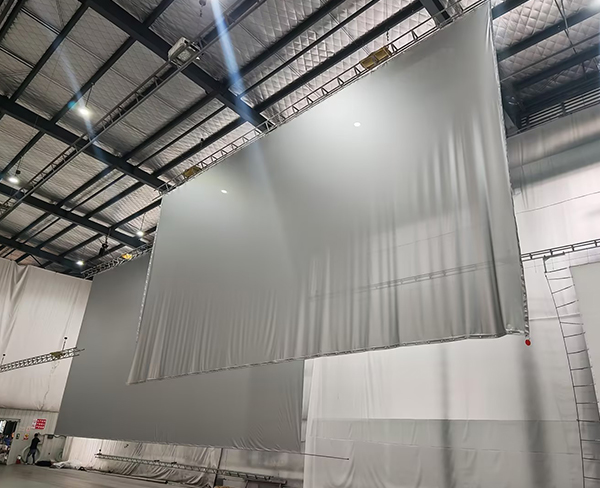 电影院金属银幕