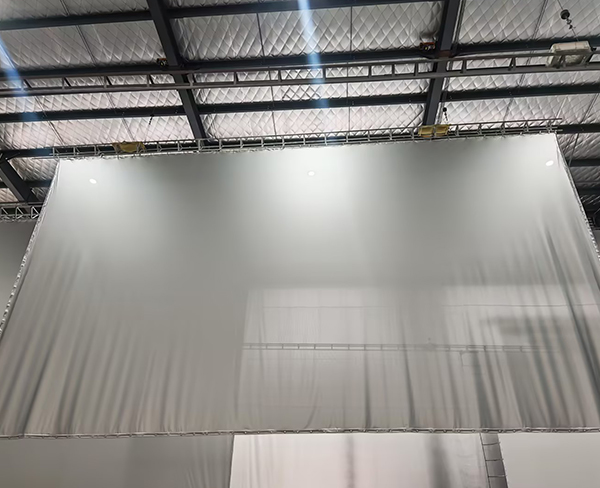 电影院金属银幕