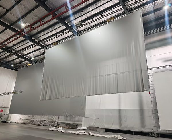 电影院金属银幕